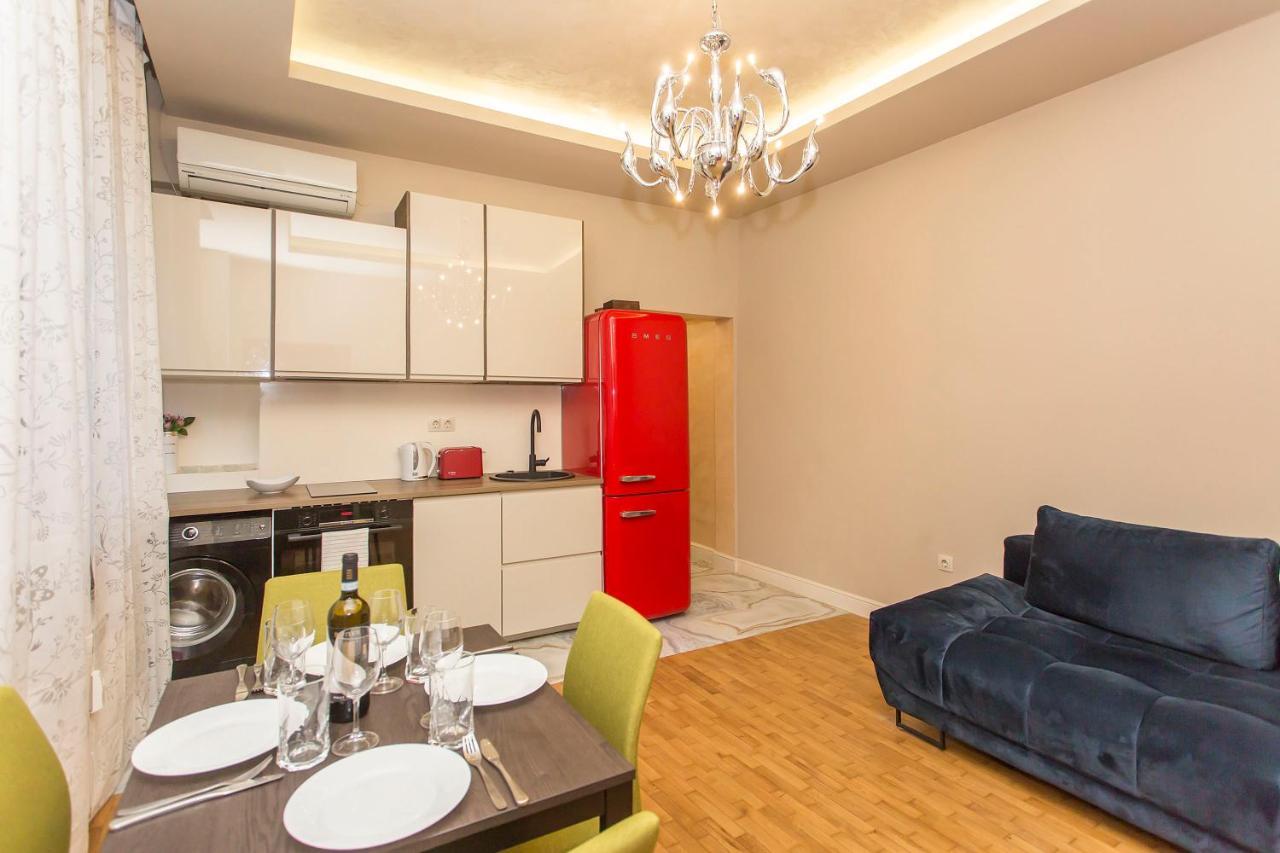 Elegant 2Bdr Apartment With A Balcony Σόφια Εξωτερικό φωτογραφία